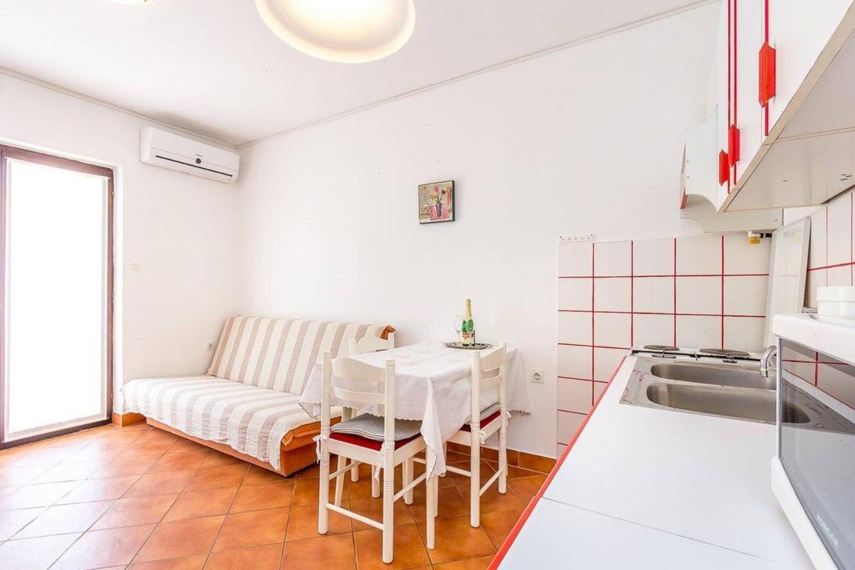 Apartments Dragica Valbandon ภายนอก รูปภาพ