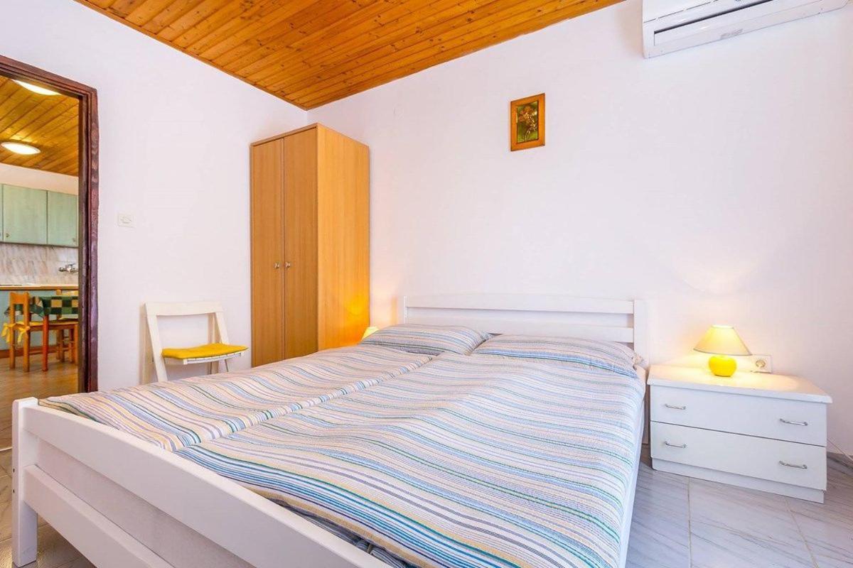 Apartments Dragica Valbandon ภายนอก รูปภาพ
