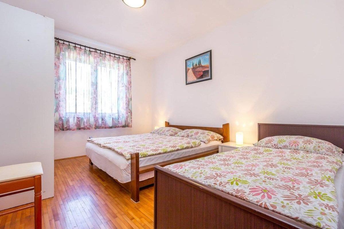 Apartments Dragica Valbandon ภายนอก รูปภาพ