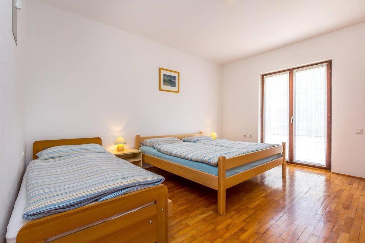 Apartments Dragica Valbandon ภายนอก รูปภาพ
