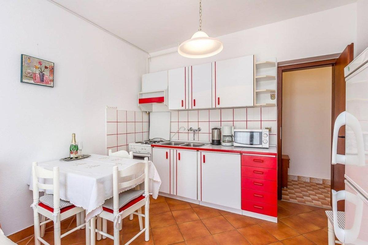 Apartments Dragica Valbandon ภายนอก รูปภาพ
