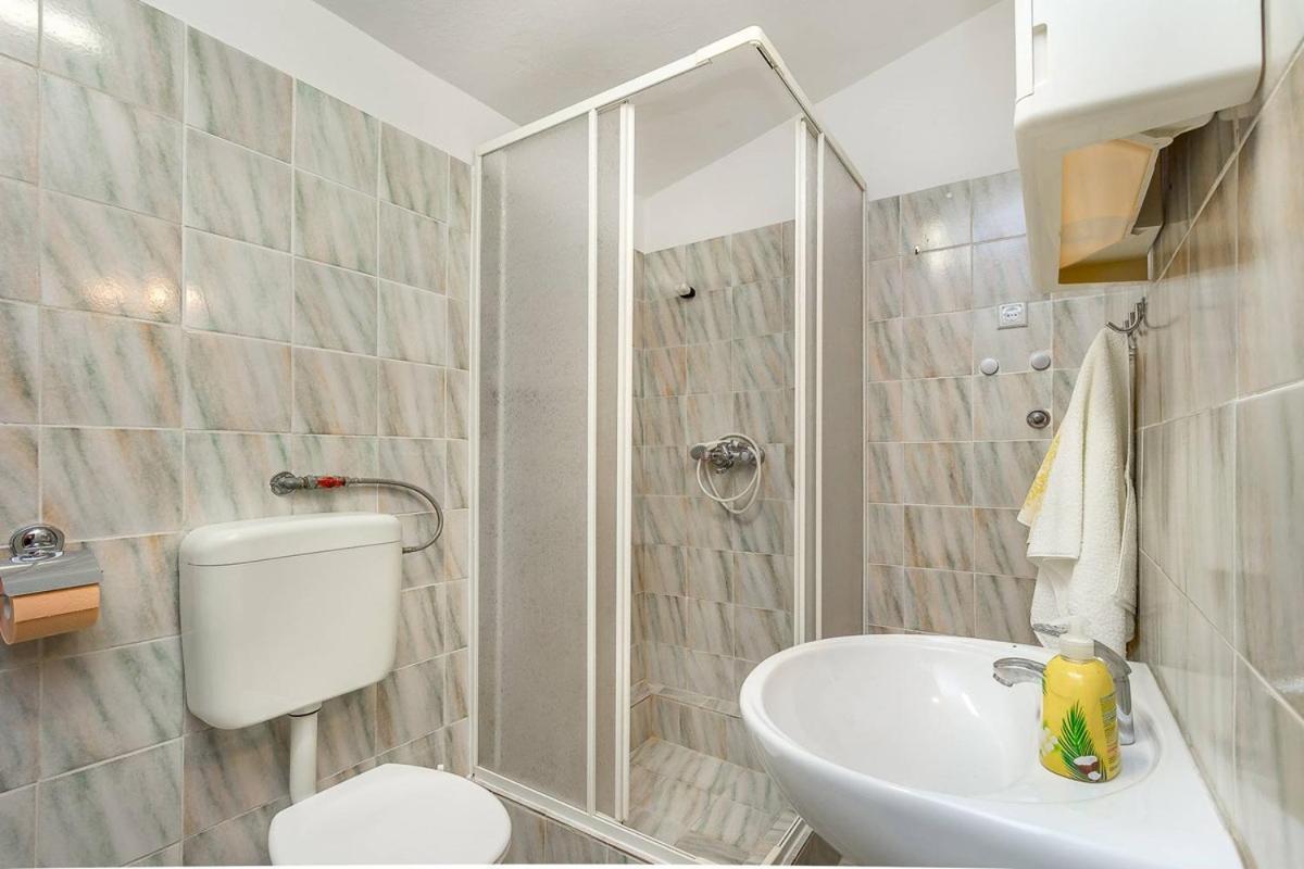 Apartments Dragica Valbandon ภายนอก รูปภาพ