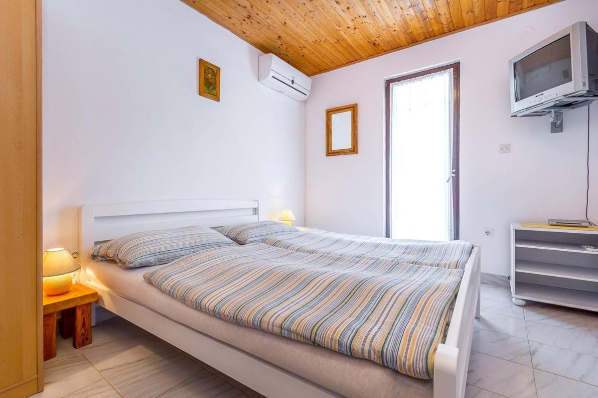 Apartments Dragica Valbandon ภายนอก รูปภาพ