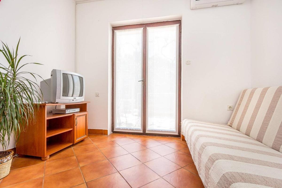 Apartments Dragica Valbandon ภายนอก รูปภาพ