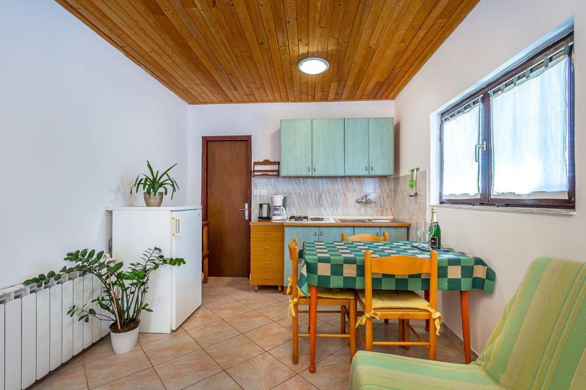 Apartments Dragica Valbandon ภายนอก รูปภาพ