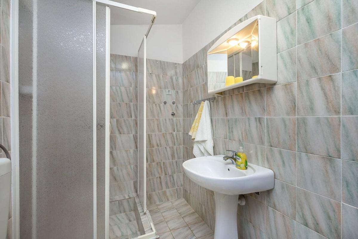 Apartments Dragica Valbandon ภายนอก รูปภาพ